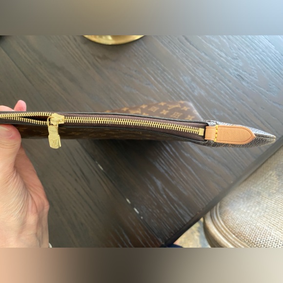 Louis Vuitton Monogram Etui Voyage MM Pouch - Picture 2 of 12